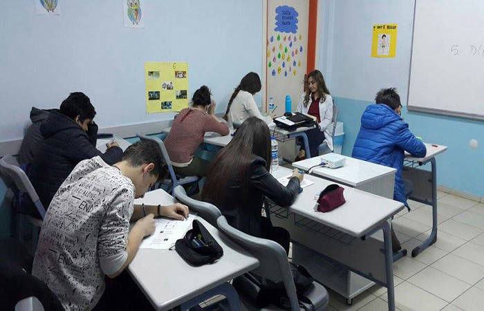 Renkli Kalemler eğitim kurumları öğrencileri