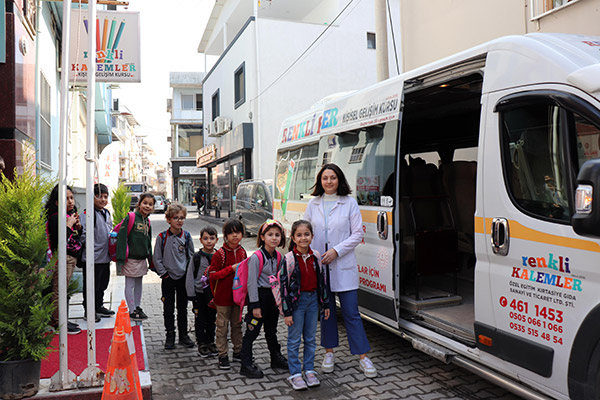 Renkli Kalemler eğitim kurumları servis hizmeti